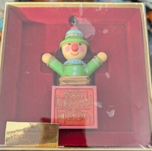 Hallmark Yesteryears 1977 Christmas ornament